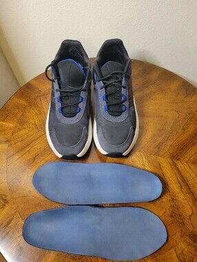 Size 10.5 Men's adidas OZELLE Cloudfoam Lifestyle Running Shoes, Navy, VGUC